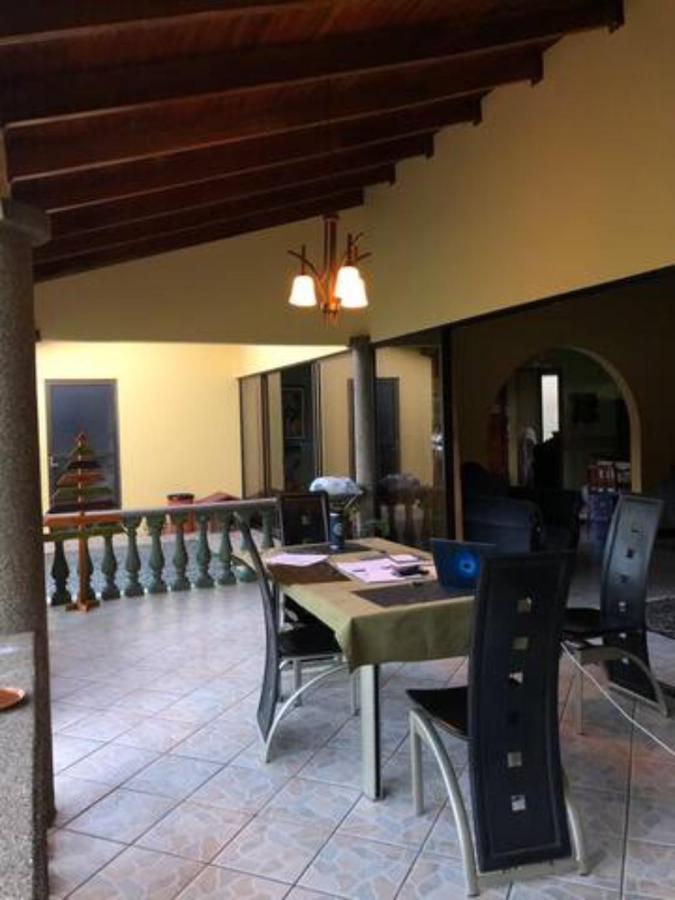 Linda Casa De Verano Con Amplias Zonas Verdes San Isidro De El General Bagian luar foto