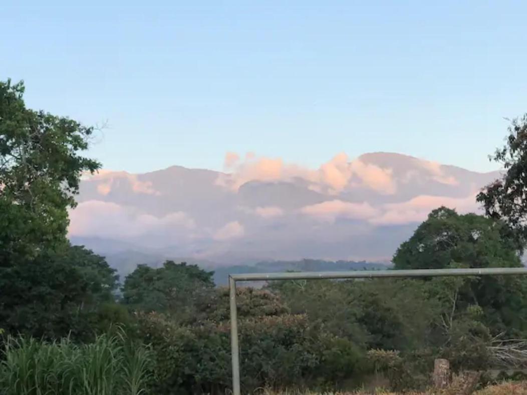 Linda Casa De Verano Con Amplias Zonas Verdes San Isidro De El General Bagian luar foto